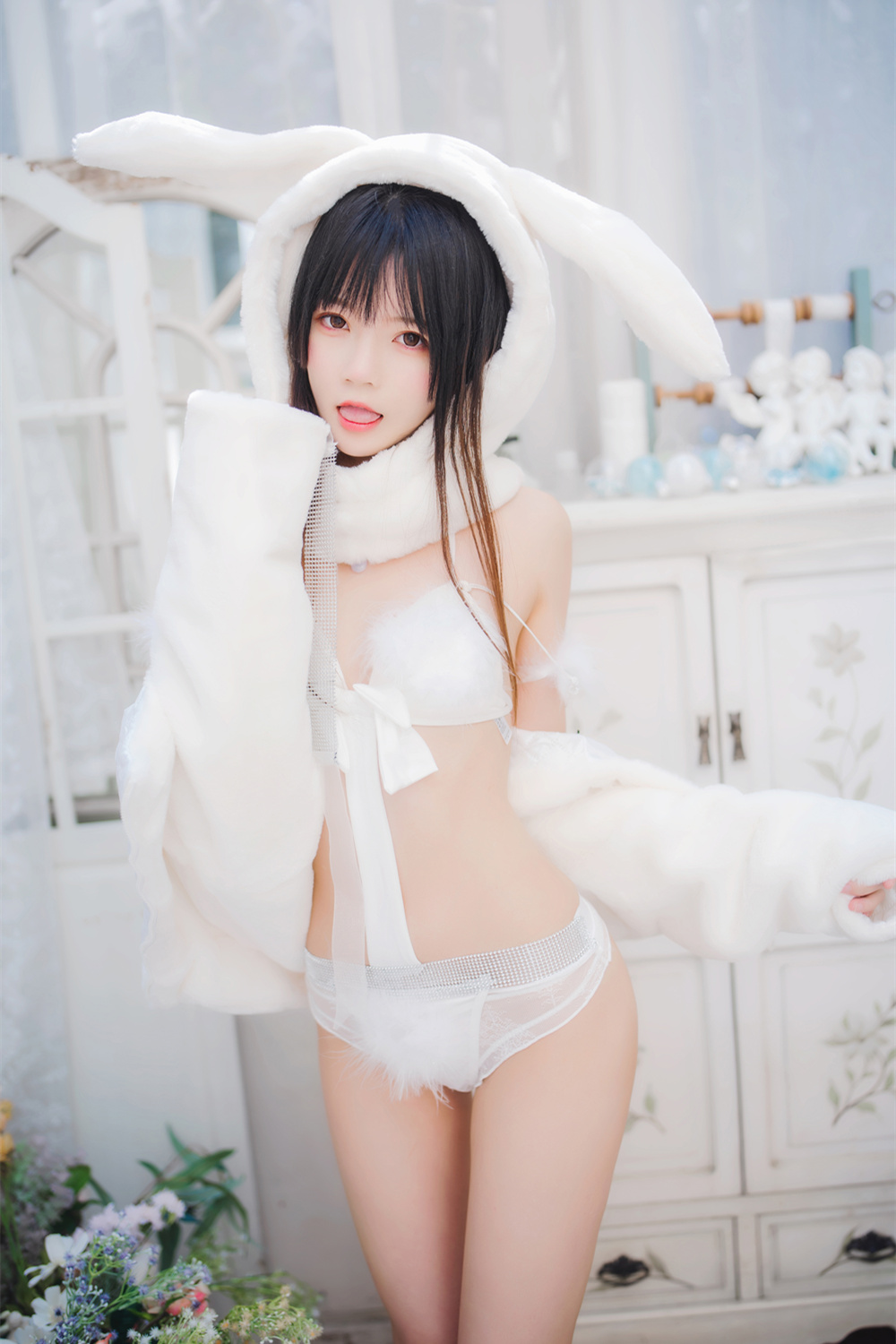 桜桃喵-小白兔02 [49P722MB]